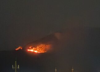 Sofocan incendio forestal en el cerro de Tetillas en Salvatierra.