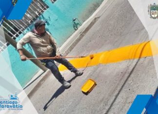 Mantenimiento en banquetas, coladeras y topes en distintos puntos de Santiago Maravatío.