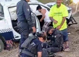 Cuatro elementos de la Guardia Civil resultaron lesionados al volcarse la unidad donde viajaban, al parecer el exceso de velocidad y el consumo de bebidas embriagantes causaron el accidente