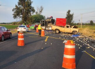 Choque entre un tráiler y una camioneta dejo un saldo de dos muertos y dos heridos; en la carretera federal Yuriria – Salvatierra