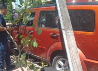 Motosicarios asesinan a a un hombre abordo de una camioneta en plena zona centro en Jaral del Progreso.