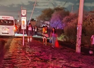 Sin respuesta, vecinos de Balvanera bloquean carretera; exigen solución urgente al desabasto de agua