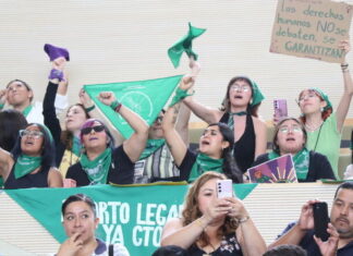 Despenalización del aborto en Guanajuato queda en suspenso; votación en el congreso registra empate.