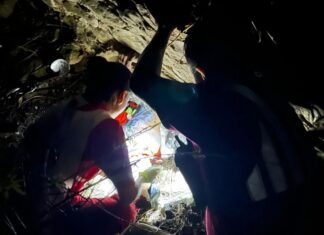 Un hombre fue rescató de un canal pluvial en León.