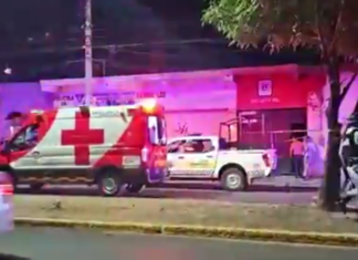 Un hombre fue atacado a balazos al interior de una barbería en la calle Obregon Sur de la colonia El Eden, en Salamanca.