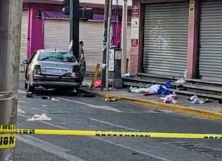 Choque entre dos vehículos en plena zona centro en Salamanca, dejo un saldo de una persona sin vida y un lesionado grave.