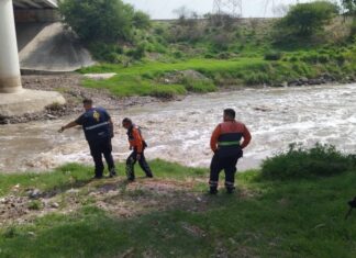 Dos menores cayeron a las aguas del Rio Lerma; ino ya fue rescatsdo.