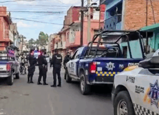 Esta tarde un hombre fue asesinado a balazos en una refaccionaria e la colonia Nativitas, en Salamanca.