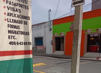 PERSONAL DE TRÁNSITO Y VIALIDAD IMPLEMENTAN TRABAJOS DE PINTA DE CAJONES DE ESTACIONAMIENTO Y RAMPAS PARA DISCAPACITADOS