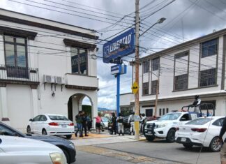 Oportuno reporte permite frustrar asalto en Caja Libertad de Celaya; un detenido y posible lesionado