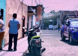 Un hombre fue asesinado a balazos cuando caminaba por calles de la colonia Miravalle, en Valle de Santiago.