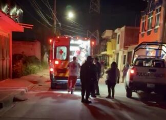 Pareja es atacada a balazos en la colonia San Javier en Salamanca, la noche de este viernes.