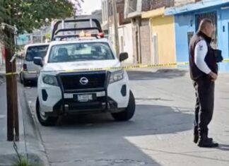 Asesinan a balazos a un elemento de Seguridad Pública Municipal en Valle de Santiago.