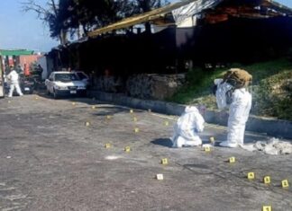 Tres hombres y una mujer fueron asesinados a balazos al interior del vehiculo donde viajaban, en la carretera estatal Morelia – Zinapecuaro, en Michoacán.