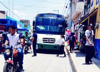 Una mujer murio arrooellada por un autobus de transporte público en Silao.