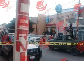 La tarde de este martes una mujer fue ejecutada al interior de una farmacia, ubicada en la Avenida Heroico Colegio Militar, en Valle de Santiago.