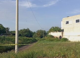 Localizan el cuerpo sin vida de una mujer con impactos de arma de fuego y envuelta en cobijas, en Purísima del Rincon.