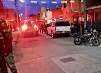 Dos hombres fueron atacados a balazos en la calle Xolotl de la colonia San Pedro; en Salamanca.