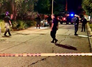 Esta noche de jueves dos hombres que viajaban en una motocicleta, fueron asesinados a balazos en la colonia Infonavit 2, en Salamanca.