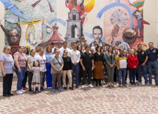 Vecinos del Fraccionamiento San Miguel en Uriangato, inician con la firma de escrituras y fideicomiso.