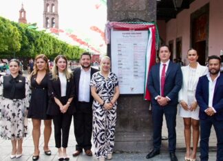 VALLE DE SANTIAGO DA INICIO AL MES PATRIO CON EMOTIVO ACTO CÍVICO Y DEVELACIÓN DEL BANDO SOLEMNE