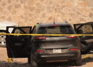 Una pareja murió al ser atacada a balazos en el vehículo en la que viajaban sobre la colonia Paraíso, en Leon.