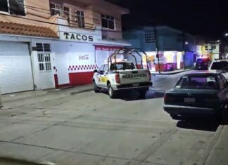 La noche de este sabado un hombre fue asesinado a balazos al interior de una taqueria, en la colonia San Isidro, en Salamanca.