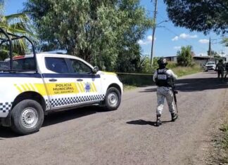 En un tercer hecho violento que se registra en Salamanca en menos de 24 horas, un hombre fue asesinado a balazos en el camino de acceso a la comunidad de Colonia Cuatro de Altamira.