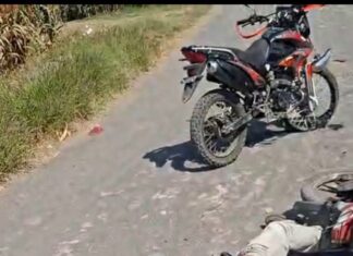 Padre e hijo se accidentan en una moto en Valle de Santiago; ambos perdieron la vida