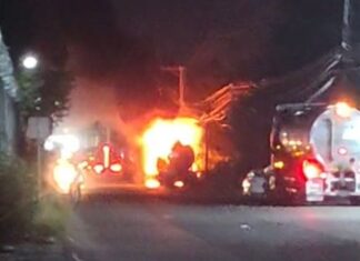 Cobro de piso a traileros en puerta 5 de Pemex, motivo por el cual quemaron una unidad el pasado jueves.