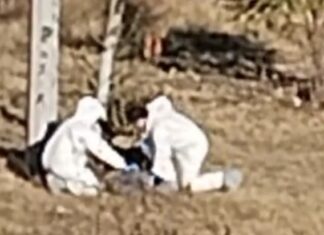 Localizan el cuerpo de un hombre con visibles huellas de violencia e impactos de bala, en la colonia León dos.