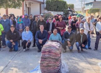Alcalde Israel Mosqueda visita Cerro Prieto del Carmen y entrega cobijas por temporada invernal.