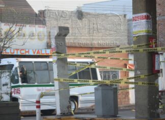 Ante quejas ciudadanas Clausuran gasolinera de la zona centro de Valle de Santiago.