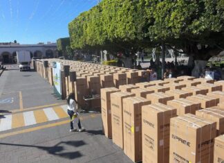 Entregan Equipamiento de Vivienda; 340 refrigeradores a familias de Uríangato.