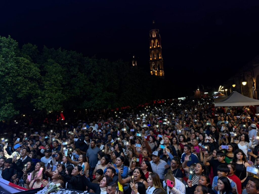 Más de cinco mil personas celebran el Día del Amor y la Amistad en el ...