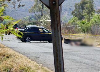 Volcadura deja un muerto y dos lesionados